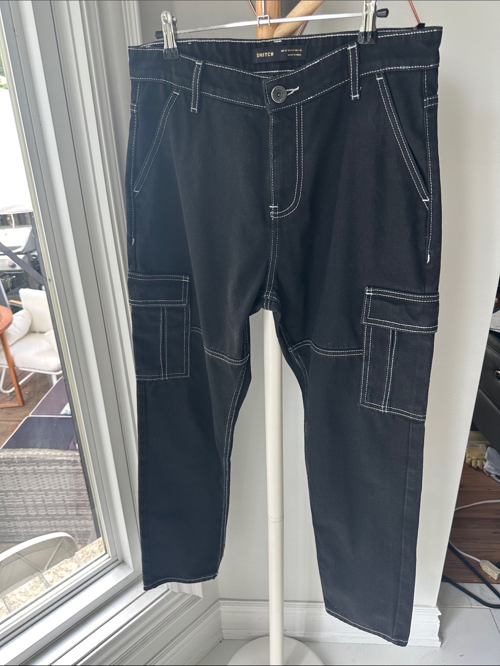 SNITCH DENIM Men’s Black Cargo Pants Contrast Stitching White Straight Leg Sz 30